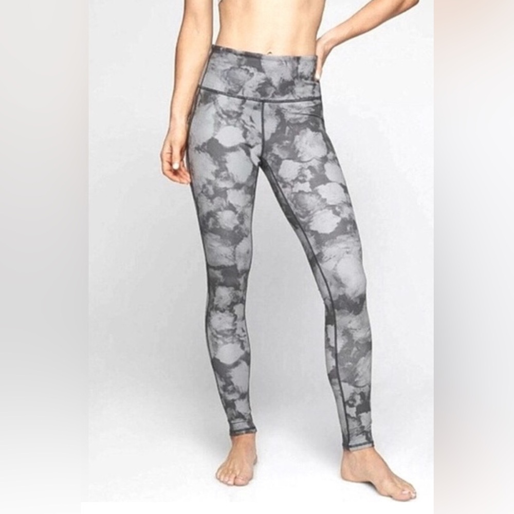 Athleta Chaturanga Full Length Leggings Tie Dye Gray Cloud Super Soft Sz medium